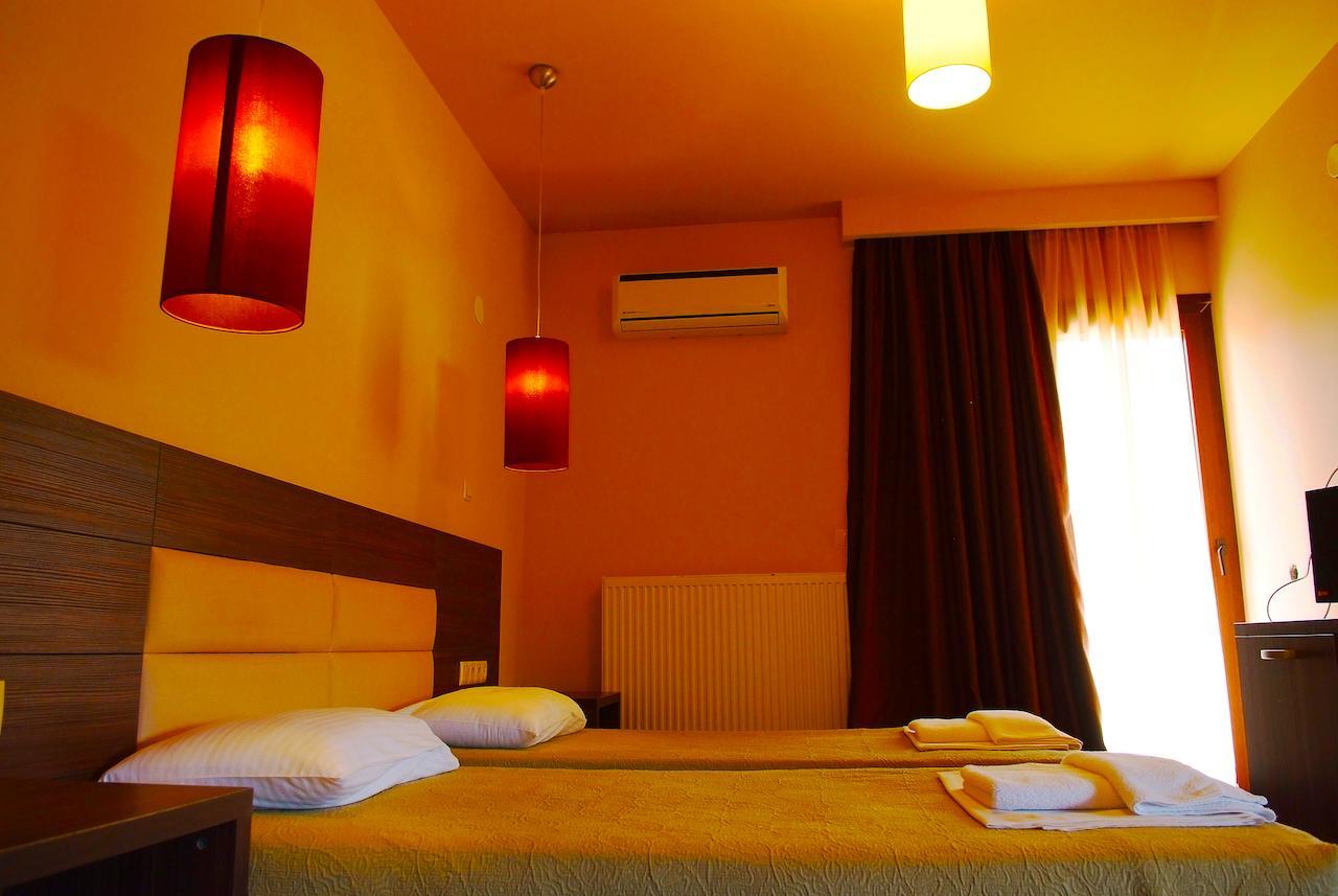 Plotini Hotel Dhidhimotikhon Pokoj fotografie