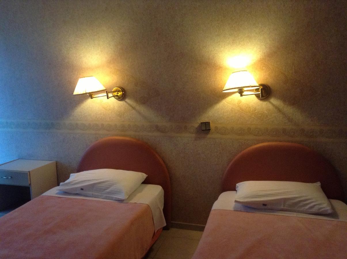 Plotini Hotel Dhidhimotikhon Pokoj fotografie