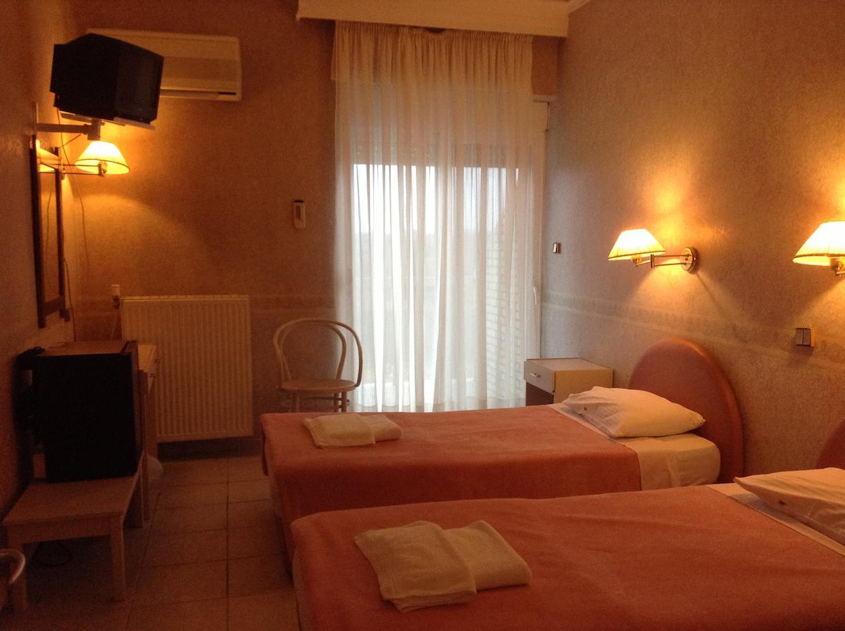 Plotini Hotel Dhidhimotikhon Pokoj fotografie