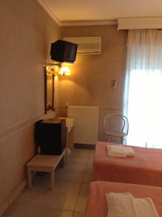 Plotini Hotel Dhidhimotikhon Pokoj fotografie